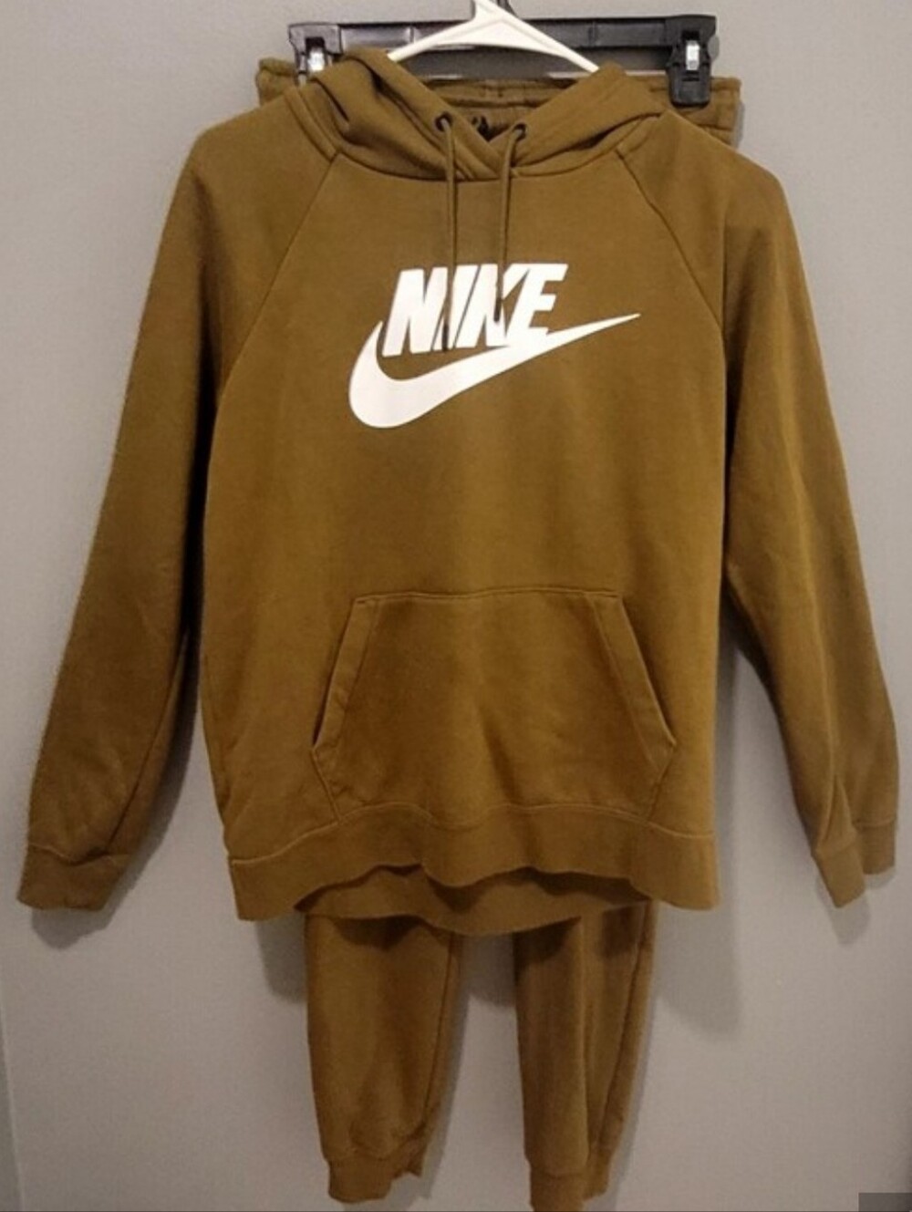 Nike Womens 2 Piece Jogger Outfit Sm-Xs